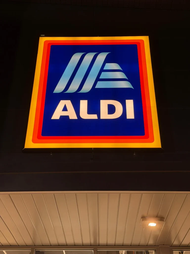 ALDI illuminated cabinet sign in Sebastian, FL