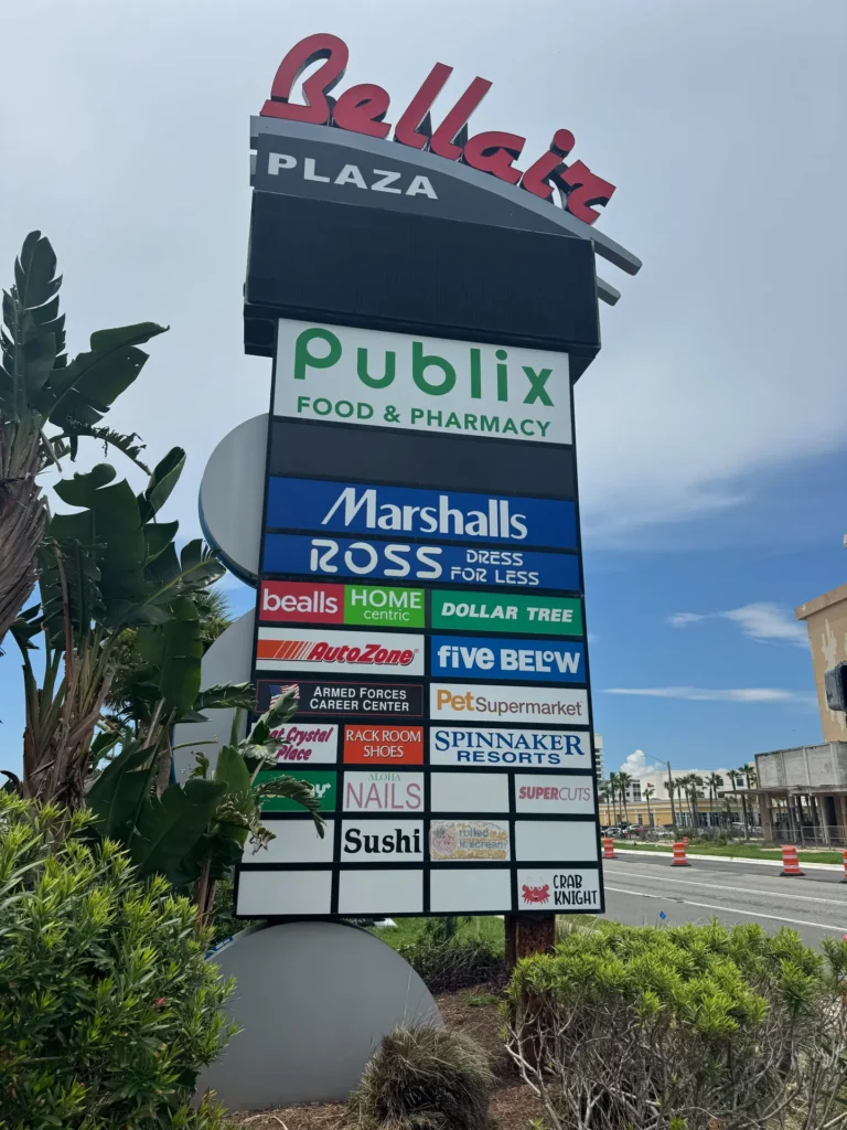 Bealls Removal pylon sign in Daytona Beach, FL