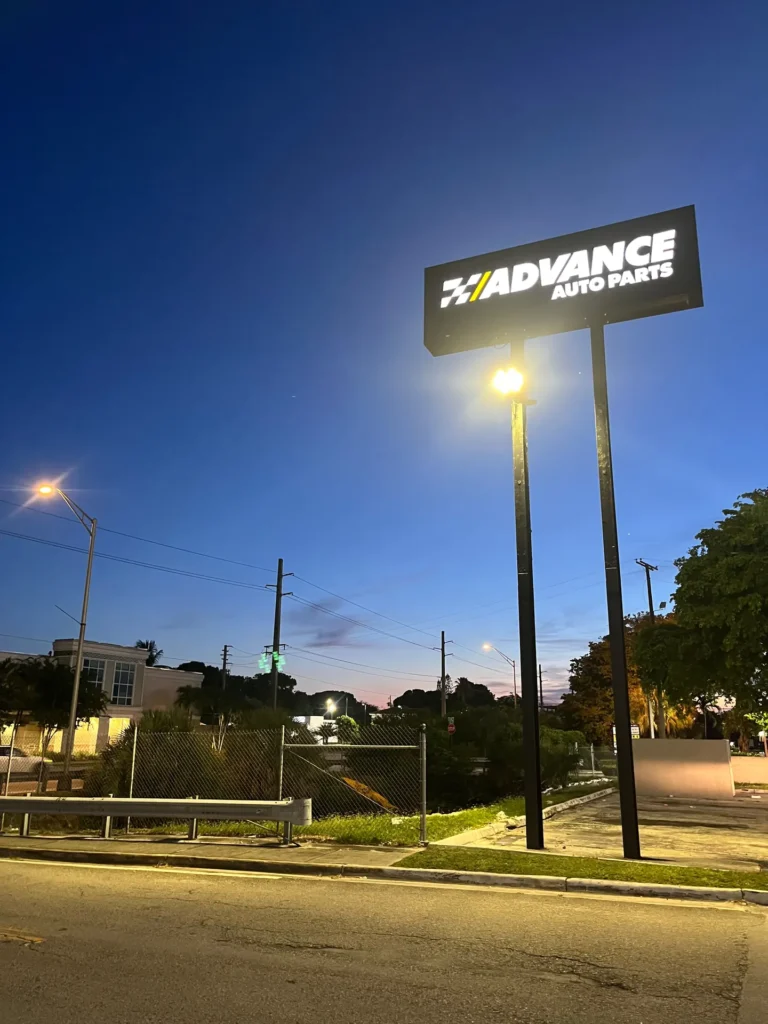 Advance Auto pylon sign in Hialeah, FL